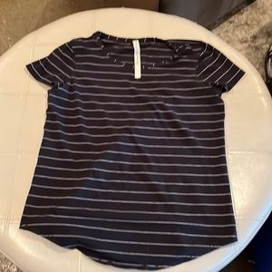 Lululemon love tee size 6
